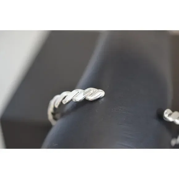 NA Navajo Sterling Silver White Buffalo Bracelet Cuff By Ryntanna Yazzie